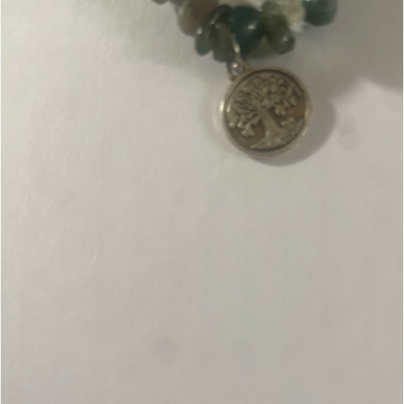 Green crystal like rock tree charm bracelet - Picture 5 of 8